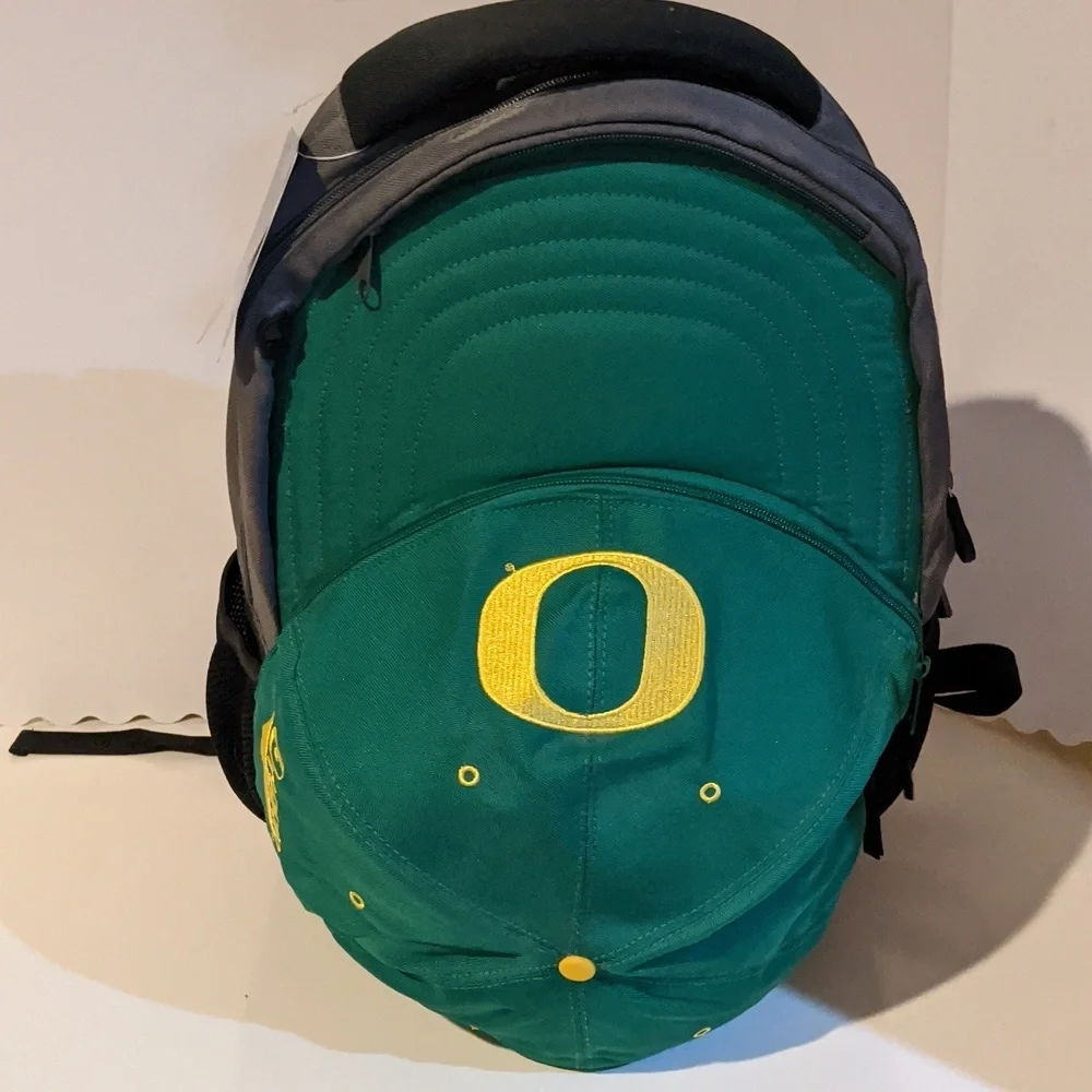 OREGON DUCKS Backpack Players Pack Hat Shaped Bag Green Yellow New UofO